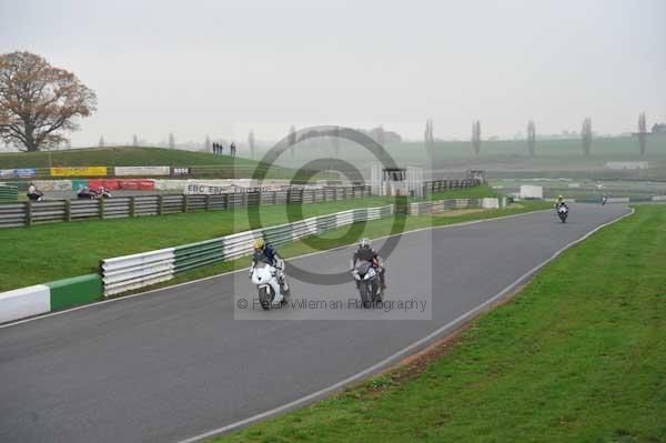 Mallory park Leicestershire;Mallory park photographs;Motorcycle action photographs;event digital images;eventdigitalimages;mallory park;no limits trackday;peter wileman photography;trackday;trackday digital images;trackday photos