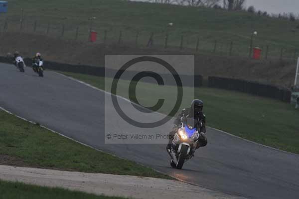 Mallory park Leicestershire;Mallory park photographs;Motorcycle action photographs;event digital images;eventdigitalimages;mallory park;no limits trackday;peter wileman photography;trackday;trackday digital images;trackday photos