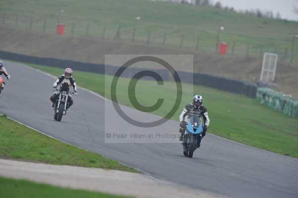 Mallory park Leicestershire;Mallory park photographs;Motorcycle action photographs;event digital images;eventdigitalimages;mallory park;no limits trackday;peter wileman photography;trackday;trackday digital images;trackday photos