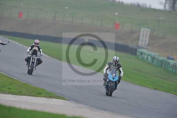 Mallory park Leicestershire;Mallory park photographs;Motorcycle action photographs;event digital images;eventdigitalimages;mallory park;no limits trackday;peter wileman photography;trackday;trackday digital images;trackday photos