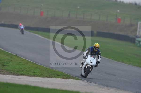 Mallory park Leicestershire;Mallory park photographs;Motorcycle action photographs;event digital images;eventdigitalimages;mallory park;no limits trackday;peter wileman photography;trackday;trackday digital images;trackday photos