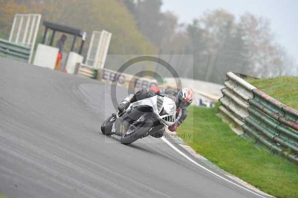 Mallory park Leicestershire;Mallory park photographs;Motorcycle action photographs;event digital images;eventdigitalimages;mallory park;no limits trackday;peter wileman photography;trackday;trackday digital images;trackday photos