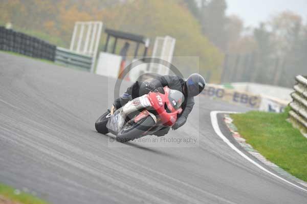 Mallory park Leicestershire;Mallory park photographs;Motorcycle action photographs;event digital images;eventdigitalimages;mallory park;no limits trackday;peter wileman photography;trackday;trackday digital images;trackday photos