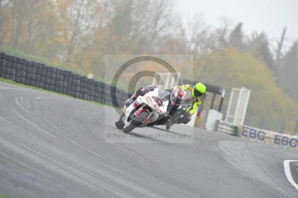 Mallory park Leicestershire;Mallory park photographs;Motorcycle action photographs;event digital images;eventdigitalimages;mallory park;no limits trackday;peter wileman photography;trackday;trackday digital images;trackday photos