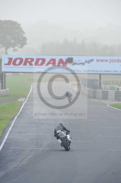 Mallory park Leicestershire;Mallory park photographs;Motorcycle action photographs;event digital images;eventdigitalimages;mallory park;no limits trackday;peter wileman photography;trackday;trackday digital images;trackday photos