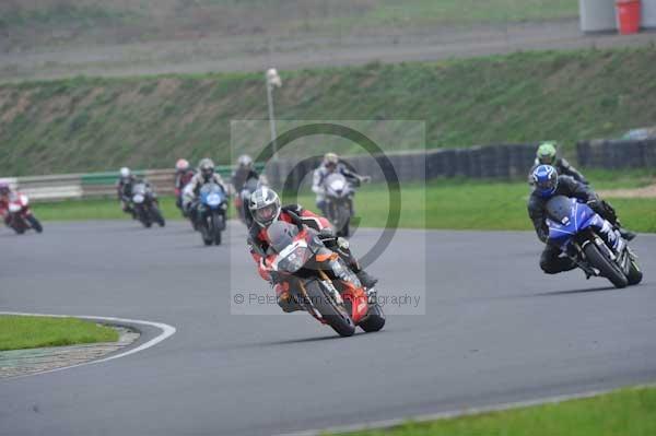 Mallory park Leicestershire;Mallory park photographs;Motorcycle action photographs;event digital images;eventdigitalimages;mallory park;no limits trackday;peter wileman photography;trackday;trackday digital images;trackday photos