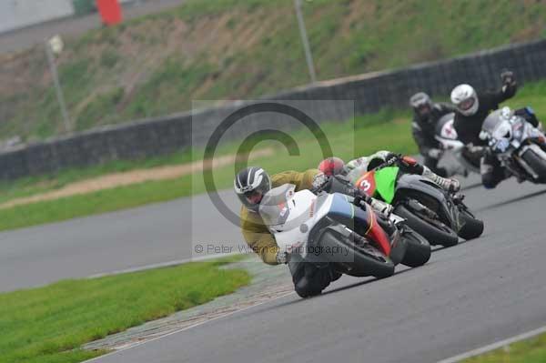 Mallory park Leicestershire;Mallory park photographs;Motorcycle action photographs;event digital images;eventdigitalimages;mallory park;no limits trackday;peter wileman photography;trackday;trackday digital images;trackday photos