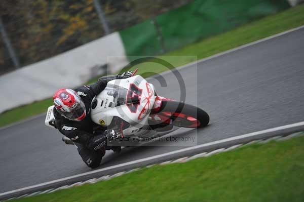 Mallory park Leicestershire;Mallory park photographs;Motorcycle action photographs;event digital images;eventdigitalimages;mallory park;no limits trackday;peter wileman photography;trackday;trackday digital images;trackday photos