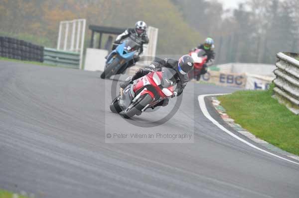 Mallory park Leicestershire;Mallory park photographs;Motorcycle action photographs;event digital images;eventdigitalimages;mallory park;no limits trackday;peter wileman photography;trackday;trackday digital images;trackday photos