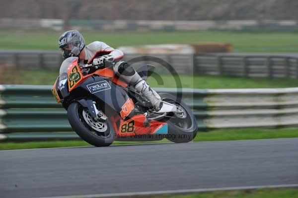 Mallory park Leicestershire;Mallory park photographs;Motorcycle action photographs;event digital images;eventdigitalimages;mallory park;no limits trackday;peter wileman photography;trackday;trackday digital images;trackday photos