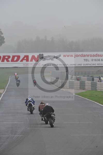 Mallory park Leicestershire;Mallory park photographs;Motorcycle action photographs;event digital images;eventdigitalimages;mallory park;no limits trackday;peter wileman photography;trackday;trackday digital images;trackday photos