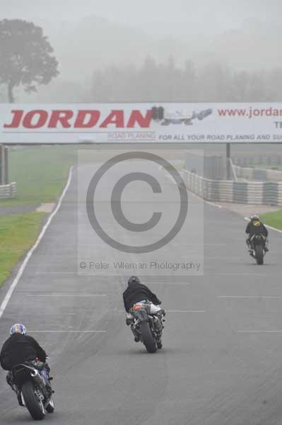 Mallory park Leicestershire;Mallory park photographs;Motorcycle action photographs;event digital images;eventdigitalimages;mallory park;no limits trackday;peter wileman photography;trackday;trackday digital images;trackday photos