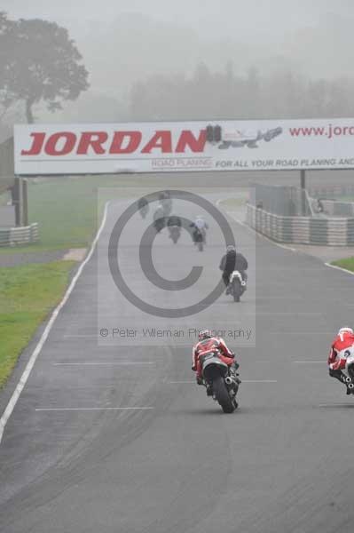 Mallory park Leicestershire;Mallory park photographs;Motorcycle action photographs;event digital images;eventdigitalimages;mallory park;no limits trackday;peter wileman photography;trackday;trackday digital images;trackday photos