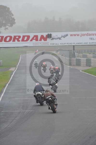 Mallory park Leicestershire;Mallory park photographs;Motorcycle action photographs;event digital images;eventdigitalimages;mallory park;no limits trackday;peter wileman photography;trackday;trackday digital images;trackday photos