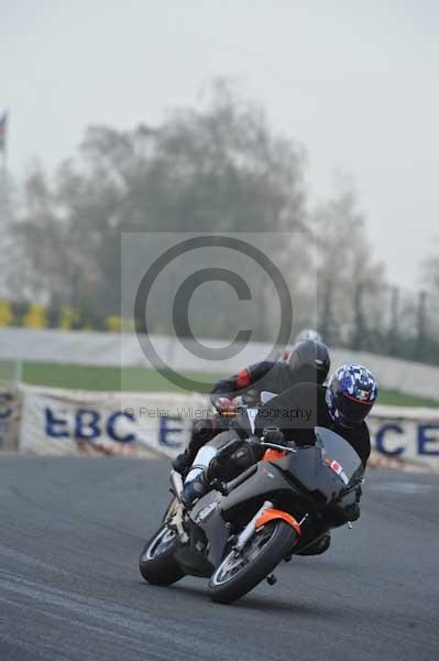 Mallory park Leicestershire;Mallory park photographs;Motorcycle action photographs;event digital images;eventdigitalimages;mallory park;no limits trackday;peter wileman photography;trackday;trackday digital images;trackday photos