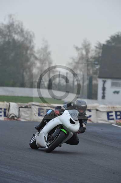 Mallory park Leicestershire;Mallory park photographs;Motorcycle action photographs;event digital images;eventdigitalimages;mallory park;no limits trackday;peter wileman photography;trackday;trackday digital images;trackday photos