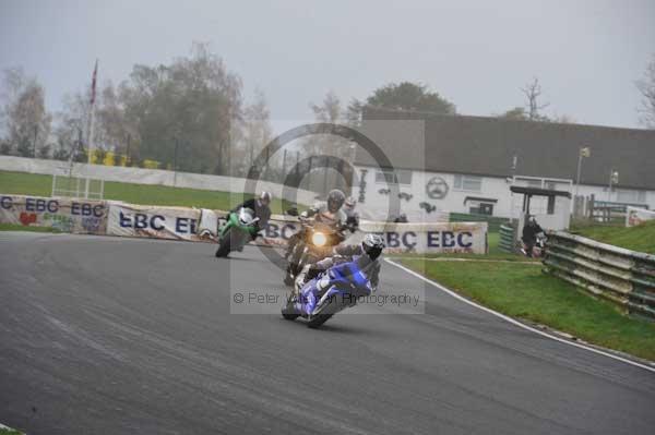 Mallory park Leicestershire;Mallory park photographs;Motorcycle action photographs;event digital images;eventdigitalimages;mallory park;no limits trackday;peter wileman photography;trackday;trackday digital images;trackday photos