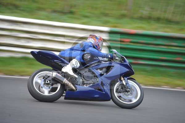 Mallory park Leicestershire;Mallory park photographs;Motorcycle action photographs;event digital images;eventdigitalimages;mallory park;no limits trackday;peter wileman photography;trackday;trackday digital images;trackday photos