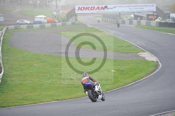 Mallory park Leicestershire;Mallory park photographs;Motorcycle action photographs;event digital images;eventdigitalimages;mallory park;no limits trackday;peter wileman photography;trackday;trackday digital images;trackday photos