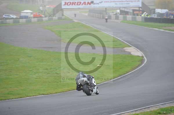 Mallory park Leicestershire;Mallory park photographs;Motorcycle action photographs;event digital images;eventdigitalimages;mallory park;no limits trackday;peter wileman photography;trackday;trackday digital images;trackday photos