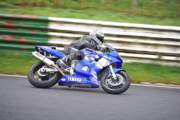 Mallory park Leicestershire;Mallory park photographs;Motorcycle action photographs;event digital images;eventdigitalimages;mallory park;no limits trackday;peter wileman photography;trackday;trackday digital images;trackday photos