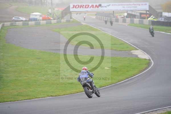 Mallory park Leicestershire;Mallory park photographs;Motorcycle action photographs;event digital images;eventdigitalimages;mallory park;no limits trackday;peter wileman photography;trackday;trackday digital images;trackday photos