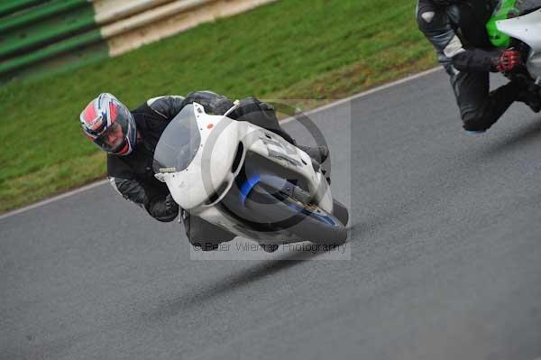 Mallory park Leicestershire;Mallory park photographs;Motorcycle action photographs;event digital images;eventdigitalimages;mallory park;no limits trackday;peter wileman photography;trackday;trackday digital images;trackday photos