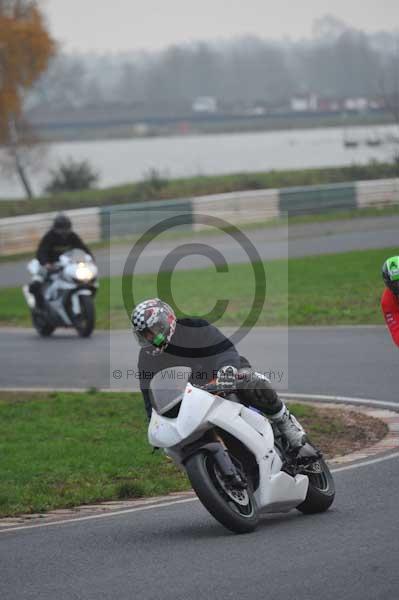 Mallory park Leicestershire;Mallory park photographs;Motorcycle action photographs;event digital images;eventdigitalimages;mallory park;no limits trackday;peter wileman photography;trackday;trackday digital images;trackday photos