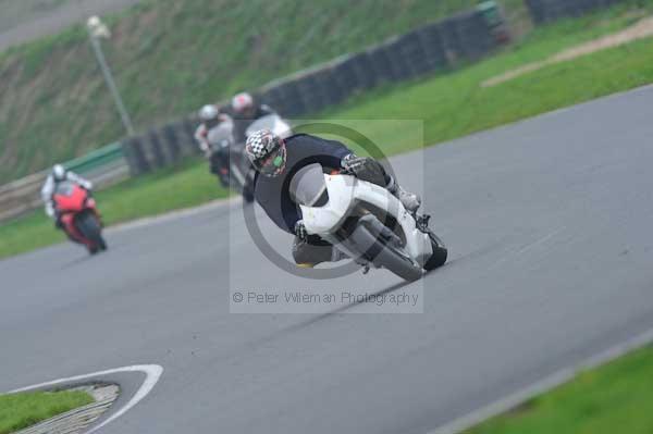 Mallory park Leicestershire;Mallory park photographs;Motorcycle action photographs;event digital images;eventdigitalimages;mallory park;no limits trackday;peter wileman photography;trackday;trackday digital images;trackday photos