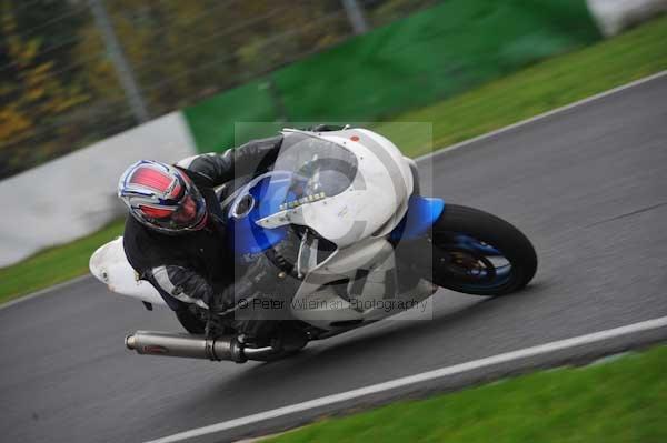 Mallory park Leicestershire;Mallory park photographs;Motorcycle action photographs;event digital images;eventdigitalimages;mallory park;no limits trackday;peter wileman photography;trackday;trackday digital images;trackday photos