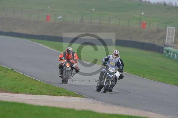 Mallory park Leicestershire;Mallory park photographs;Motorcycle action photographs;event digital images;eventdigitalimages;mallory park;no limits trackday;peter wileman photography;trackday;trackday digital images;trackday photos