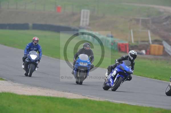 Mallory park Leicestershire;Mallory park photographs;Motorcycle action photographs;event digital images;eventdigitalimages;mallory park;no limits trackday;peter wileman photography;trackday;trackday digital images;trackday photos