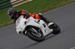 Mallory-park-Leicestershire;Mallory-park-photographs;Motorcycle-action-photographs;event-digital-images;eventdigitalimages;mallory-park;no-limits-trackday;peter-wileman-photography;trackday;trackday-digital-images;trackday-photos