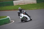 Mallory-park-Leicestershire;Mallory-park-photographs;Motorcycle-action-photographs;event-digital-images;eventdigitalimages;mallory-park;no-limits-trackday;peter-wileman-photography;trackday;trackday-digital-images;trackday-photos