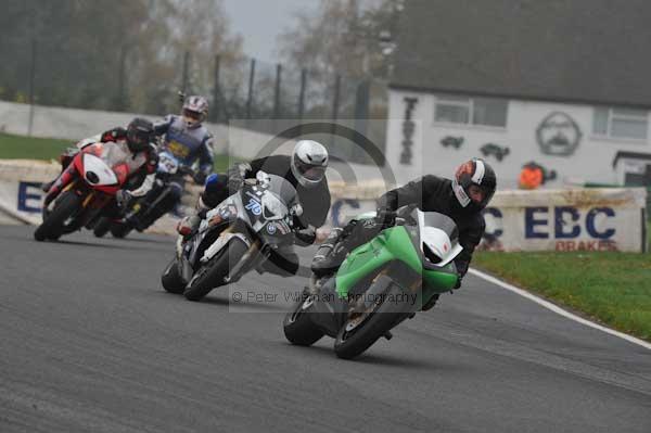 Mallory park Leicestershire;Mallory park photographs;Motorcycle action photographs;event digital images;eventdigitalimages;mallory park;no limits trackday;peter wileman photography;trackday;trackday digital images;trackday photos