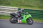 Mallory-park-Leicestershire;Mallory-park-photographs;Motorcycle-action-photographs;event-digital-images;eventdigitalimages;mallory-park;no-limits-trackday;peter-wileman-photography;trackday;trackday-digital-images;trackday-photos