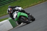 Mallory-park-Leicestershire;Mallory-park-photographs;Motorcycle-action-photographs;event-digital-images;eventdigitalimages;mallory-park;no-limits-trackday;peter-wileman-photography;trackday;trackday-digital-images;trackday-photos