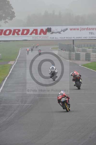 Mallory park Leicestershire;Mallory park photographs;Motorcycle action photographs;event digital images;eventdigitalimages;mallory park;no limits trackday;peter wileman photography;trackday;trackday digital images;trackday photos