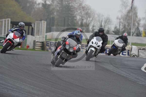 Mallory park Leicestershire;Mallory park photographs;Motorcycle action photographs;event digital images;eventdigitalimages;mallory park;no limits trackday;peter wileman photography;trackday;trackday digital images;trackday photos