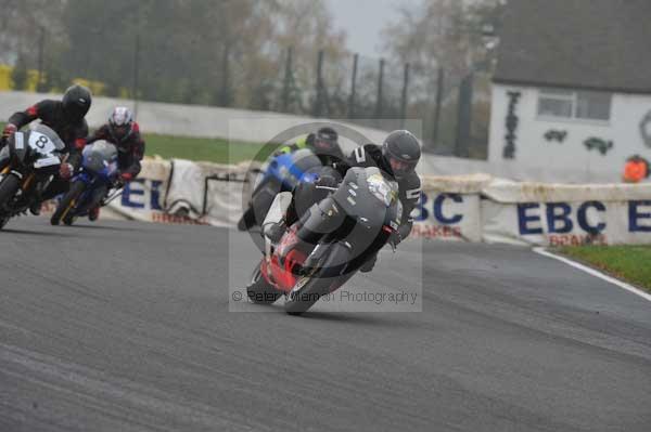 Mallory park Leicestershire;Mallory park photographs;Motorcycle action photographs;event digital images;eventdigitalimages;mallory park;no limits trackday;peter wileman photography;trackday;trackday digital images;trackday photos