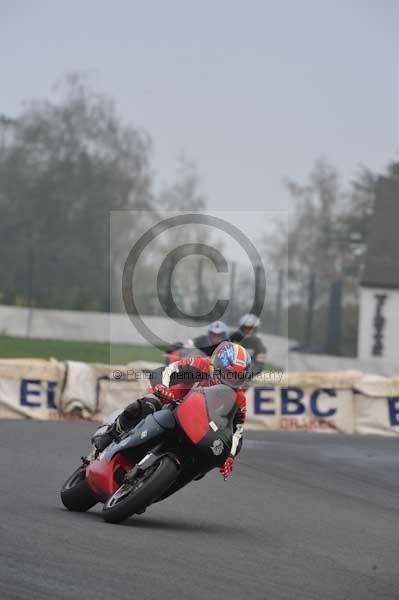 Mallory park Leicestershire;Mallory park photographs;Motorcycle action photographs;event digital images;eventdigitalimages;mallory park;no limits trackday;peter wileman photography;trackday;trackday digital images;trackday photos