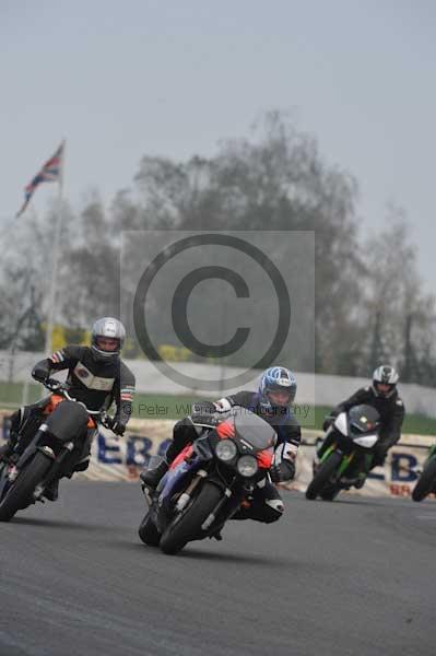 Mallory park Leicestershire;Mallory park photographs;Motorcycle action photographs;event digital images;eventdigitalimages;mallory park;no limits trackday;peter wileman photography;trackday;trackday digital images;trackday photos