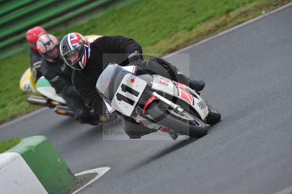 Mallory park Leicestershire;Mallory park photographs;Motorcycle action photographs;event digital images;eventdigitalimages;mallory park;no limits trackday;peter wileman photography;trackday;trackday digital images;trackday photos