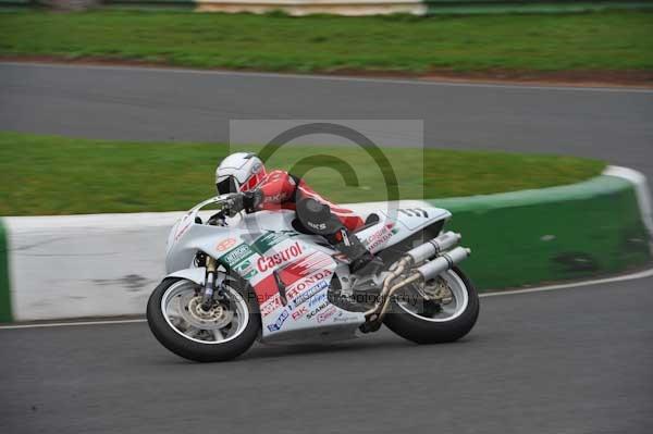 Mallory park Leicestershire;Mallory park photographs;Motorcycle action photographs;event digital images;eventdigitalimages;mallory park;no limits trackday;peter wileman photography;trackday;trackday digital images;trackday photos