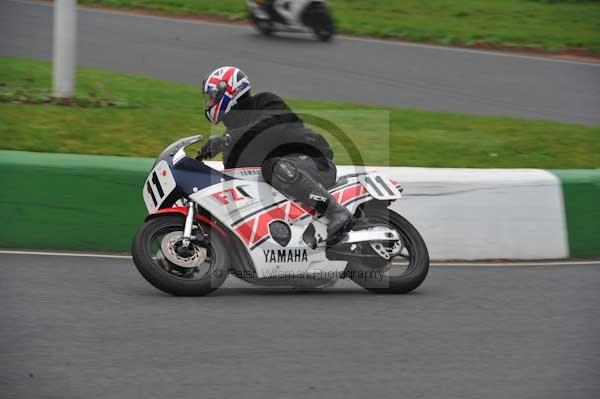 Mallory park Leicestershire;Mallory park photographs;Motorcycle action photographs;event digital images;eventdigitalimages;mallory park;no limits trackday;peter wileman photography;trackday;trackday digital images;trackday photos