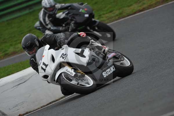 Mallory park Leicestershire;Mallory park photographs;Motorcycle action photographs;event digital images;eventdigitalimages;mallory park;no limits trackday;peter wileman photography;trackday;trackday digital images;trackday photos