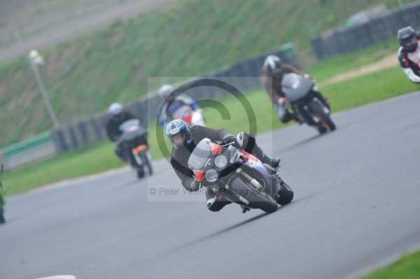 Mallory park Leicestershire;Mallory park photographs;Motorcycle action photographs;event digital images;eventdigitalimages;mallory park;no limits trackday;peter wileman photography;trackday;trackday digital images;trackday photos