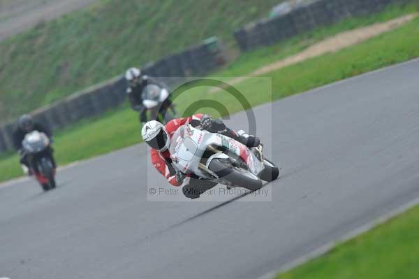 Mallory park Leicestershire;Mallory park photographs;Motorcycle action photographs;event digital images;eventdigitalimages;mallory park;no limits trackday;peter wileman photography;trackday;trackday digital images;trackday photos