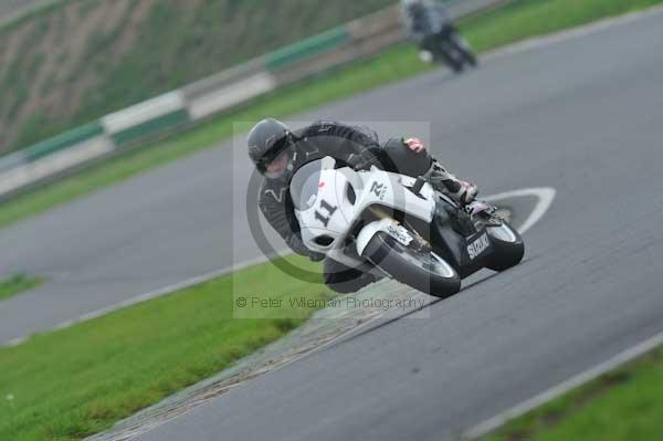 Mallory park Leicestershire;Mallory park photographs;Motorcycle action photographs;event digital images;eventdigitalimages;mallory park;no limits trackday;peter wileman photography;trackday;trackday digital images;trackday photos