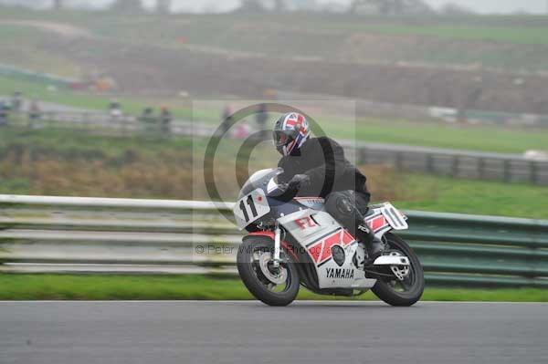 Mallory park Leicestershire;Mallory park photographs;Motorcycle action photographs;event digital images;eventdigitalimages;mallory park;no limits trackday;peter wileman photography;trackday;trackday digital images;trackday photos